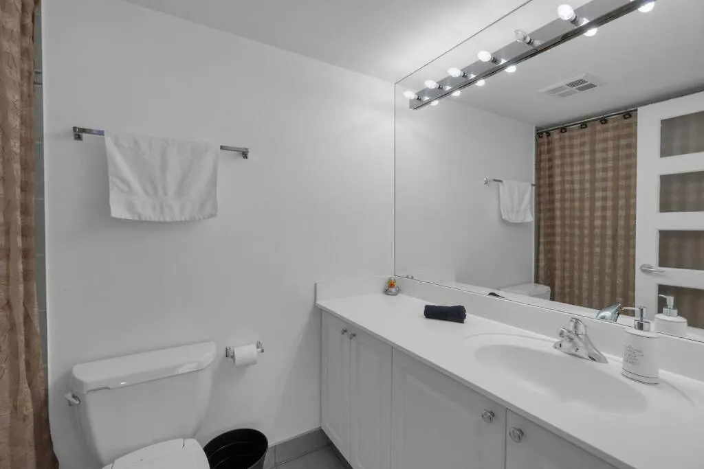 Apartment Spacious 1Br - Downtown - Pool - Gym - Parking Toronto