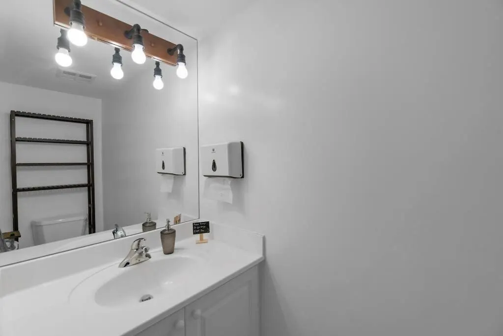 Spacious 1Br - Downtown - Pool - Gym - Parking Toronto Apartment