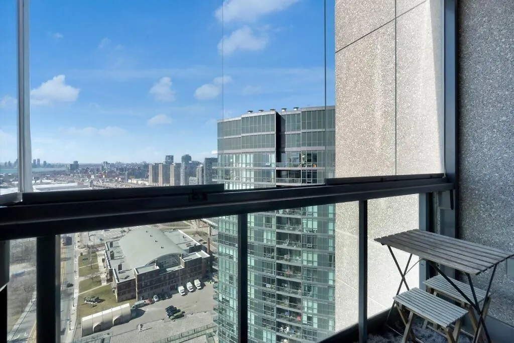 Spacious 1Br - Downtown - Pool - Gym - Parking Toronto Apartment